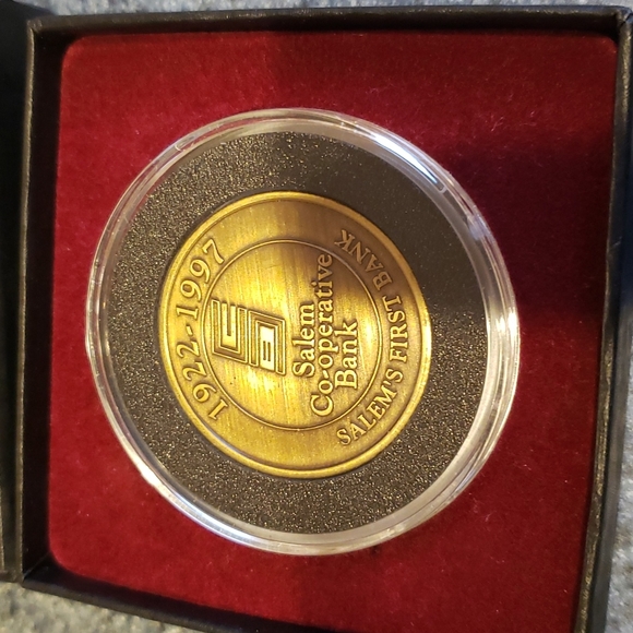 Special Collectors Coin for Salem NH First Banks 75th Anniversary specially made - Picture 5 of 5
